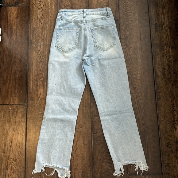 FASHION NOVA JEANS - Picture 5 of 5